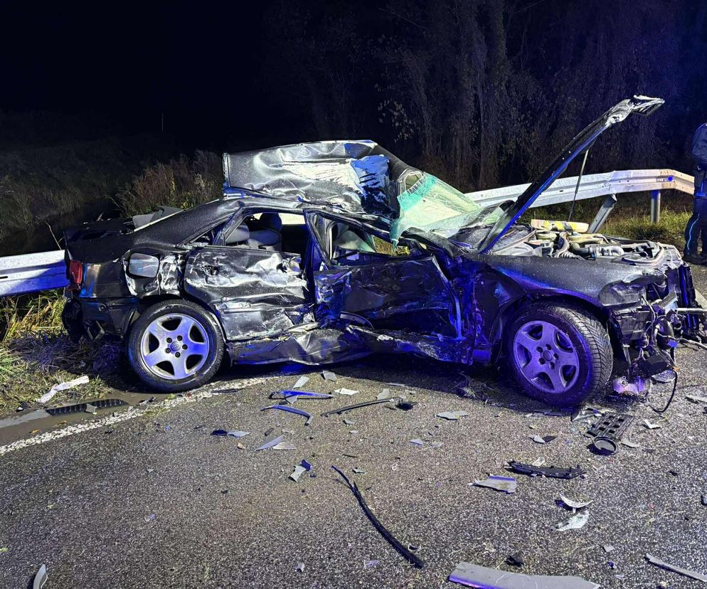 Na DK-63 audi zderzyło się z ciężarówką. 35-latek trafił do szpitala!