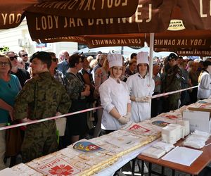  15 Edycja kremówki papieskiej. 