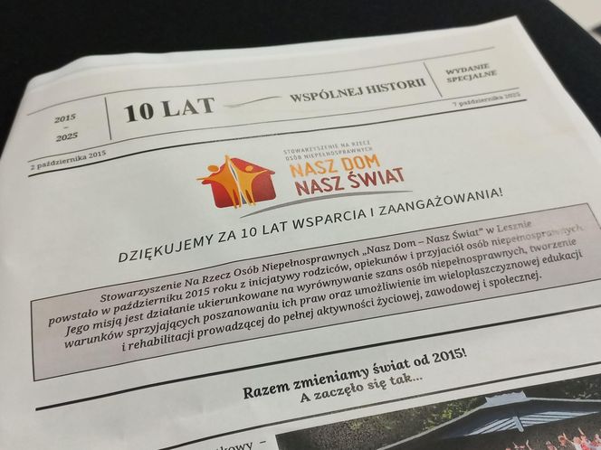 Jubileusz stowarzyszenia "Nasz Dom - Nasz Świat" i Warsztatów Terapiii Zajęciowej w Lesznie