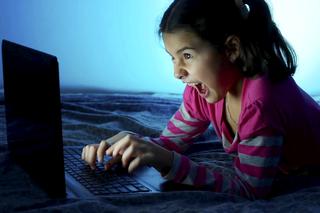 Co zrobić, aby dziecko radziło sobie z hejtem w sieci? Psychologiczne wskazówki wychowawcze