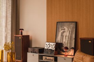 Dom dla miłośnika designu: Bauhaus z ciepłymi akcentami