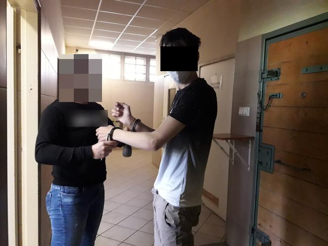 Wykorzystał niedbałość obsługi i okradł sklep "na węża"