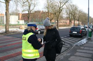 Szczecińskie policjantki zachęcały do noszenia odblasków [ZDJĘCIA, AUDIO]