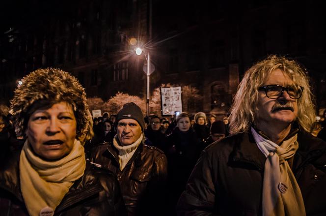 "Nie mów mi, co mam robić". Protest kobiet w Krakowie [GALERIA ZDJĘĆ, AUDIO]