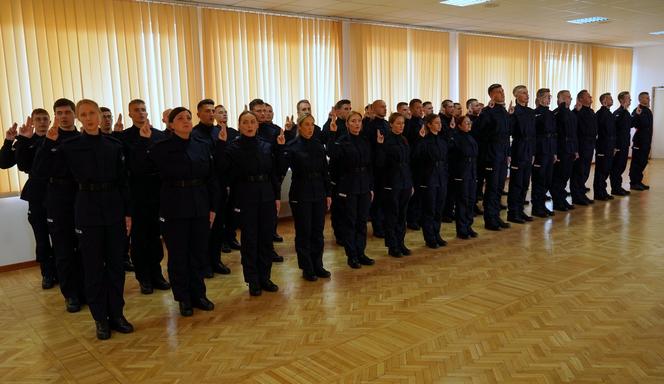Nowi policjanci w Bydgoszczy i regionie! Ślubowanie złożyło 47 funkcjonariuszy [ZDJĘCIA]