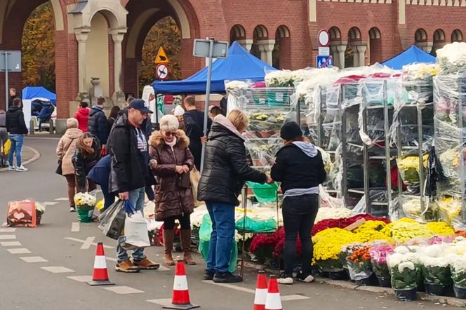 1 listopada na Cmentarzu Centralnym w Szczecinie