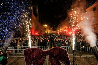 Toruń przywitał rok 2020! Popłynął deszcz konfetti!
