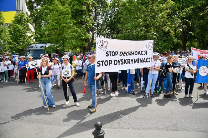 Protest pielęgniarek pod Sejmem