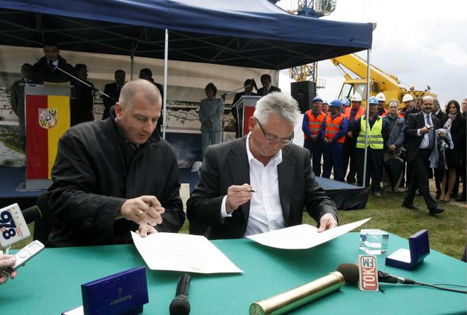 Uroczystość wmurowania kamienia węgielnego pod stadion we Wrocławiu