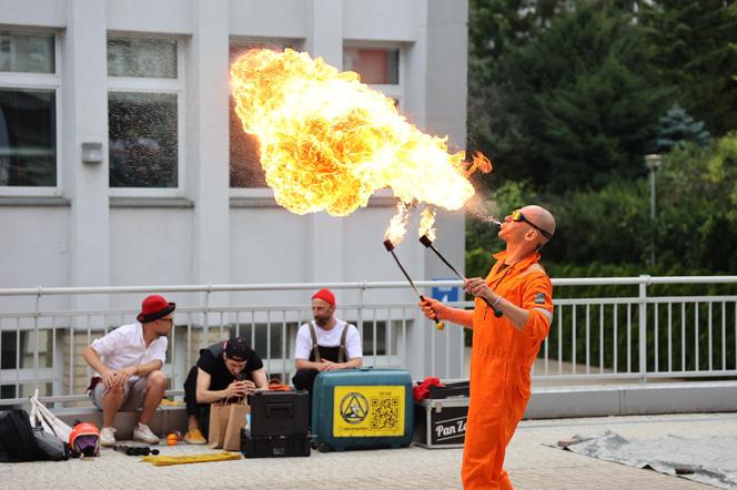 Carnaval Show w Plazie w Lublinie. Było zianie ogniem, pokaz iluzji i żonglerki oraz spektakl aerialowy!