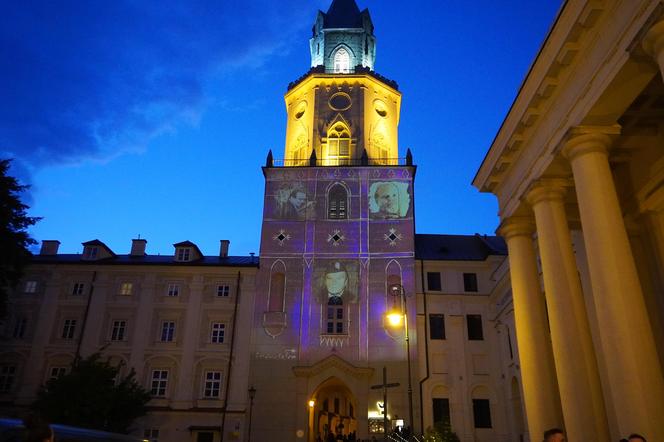 Wyjątkowa iluminacja na Wieży Trynitarskiej w Lublinie! Musicie to zobaczyć! [GALERIA]