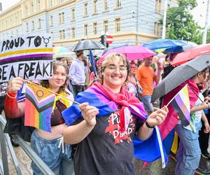 17. Wrocławski Marsz Równości wystartował. Na trasie pojawili się przeciwnicy 