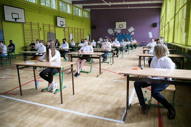 Jak napisać przemówienie? Zadanie na egzaminie ósmoklasisty zaskoczyło uczniów!