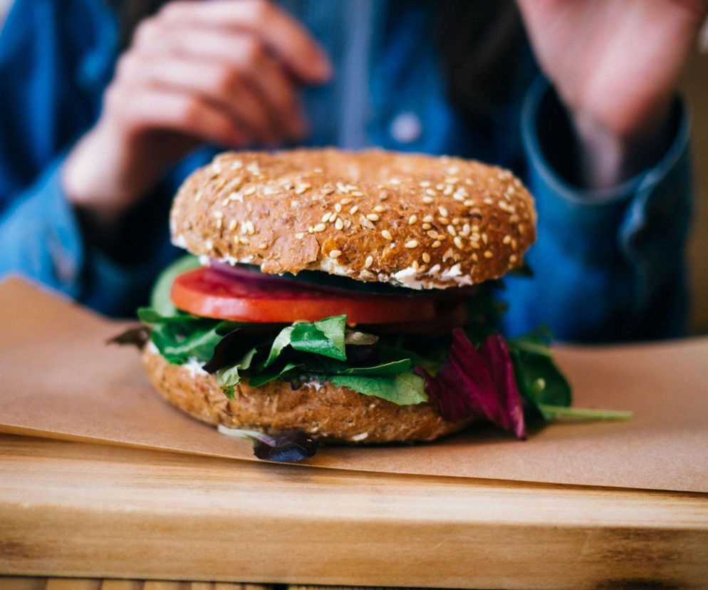 Koniec znanej sieci lokali z burgerami. Ostatni punkt zniknie z Warszawy