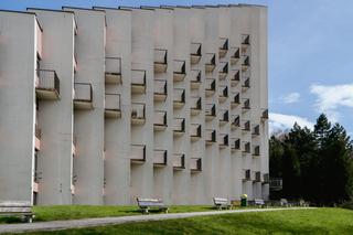 Piramidy z Ustronia Zawodzie - zdjęcia. Klimat wczasów z PRL-u