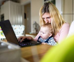 Mamo, pracujesz na umowie zlecenie? Będzie wliczać się do stażu pracy
