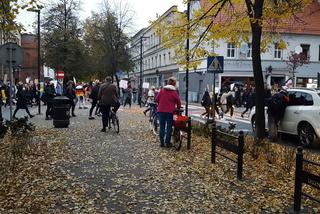 Idą lwice na ulice. Mieszkańcy Leszna znów protestują