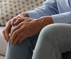 Zespół sztywnego człowieka – przyczyny, objawy i leczenie