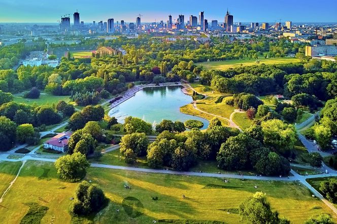 Najpiękniejszy park na świecie znajduje się w Warszawie? Ten Central Park wygląda jak z bajki Disneya