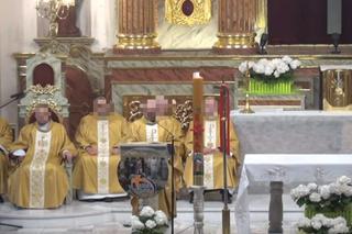 Ksiądz z Mińska upomniany za msze na 100 osób