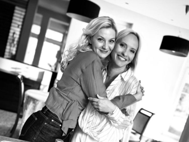 M jak miłość. Zdjęcie z planu. Jagoda (Katarzyna Kołeczek), Dorota (Iwona Rejzner) 