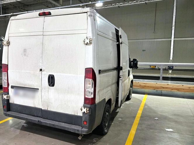 Nie żyje potrącony 14-latek. Policja zdradziła, jak zidentyfikowano kierowcę busa