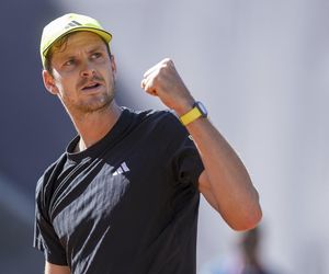 Hubert Hurkacz o krok od sensacji! Novak Djoković wyrwał zwycięstwo w Genewie i świętuje setny tytuł