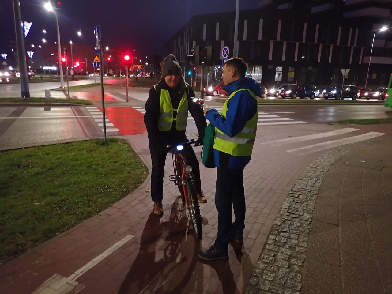 Bądź widoczny. Lampki i odblaski dla elbląskich rowerzystów