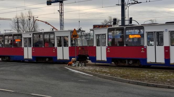 Wzruszający widok grobu Igi potrąconej przez tramwaj w Fordonie