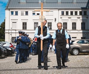 Pogrzeb komendanta policji w Bieruniu. Młodszy inspektor Dariusz Waligóra odszedł na wieczną służbę