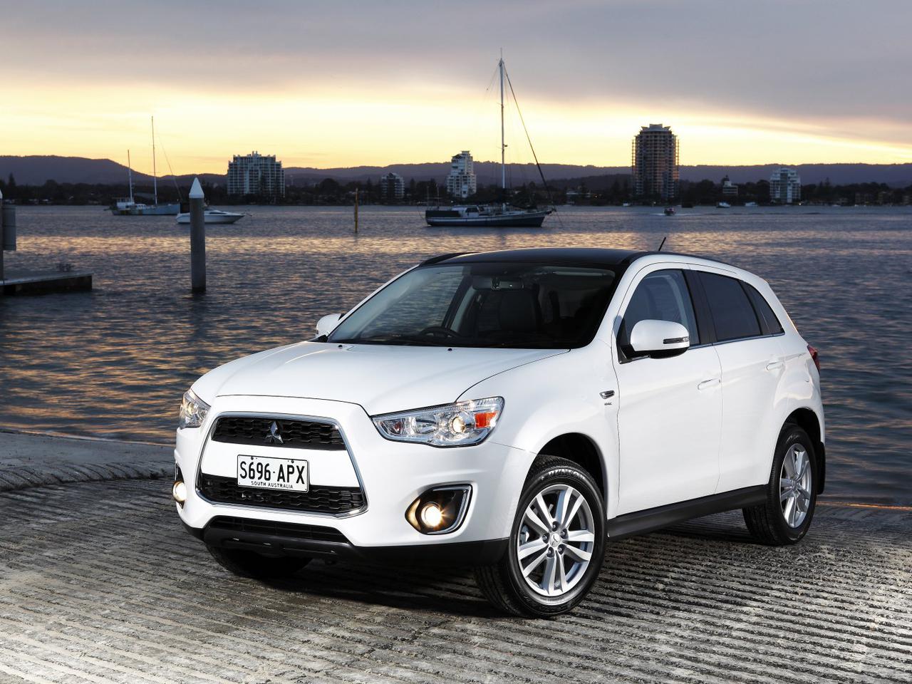 Mitsubishi белая. Митсубиси АСХ 2013. Mitsubishi ASX 2012. Митсубиси АСХ белый. Mitsubishi ASX 2014.