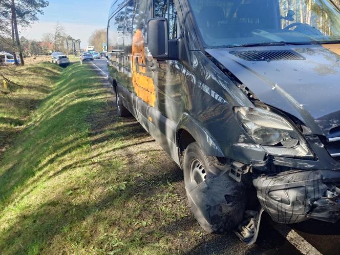 Zderzenie busa z osobówką koło Leszna. Kolizyjny wtorek w regionie