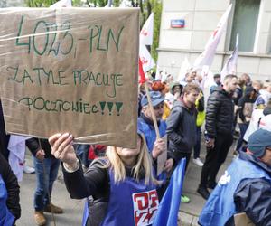 Protest pracowników Poczty Polskiej w Warszawie