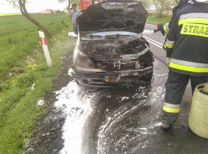 Pożar samochodu osobowego w Łasinie