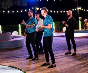 Love Island 9: Adrian zalicza kolejny upadek. Widzowie nie mają litości