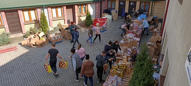 Paczki świateczne dla potrzebujących przygotowuje Stowarzyszenie Droga