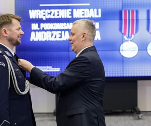 Z narażeniem życia ratowali innych. 81 policjantów odebrało medale 