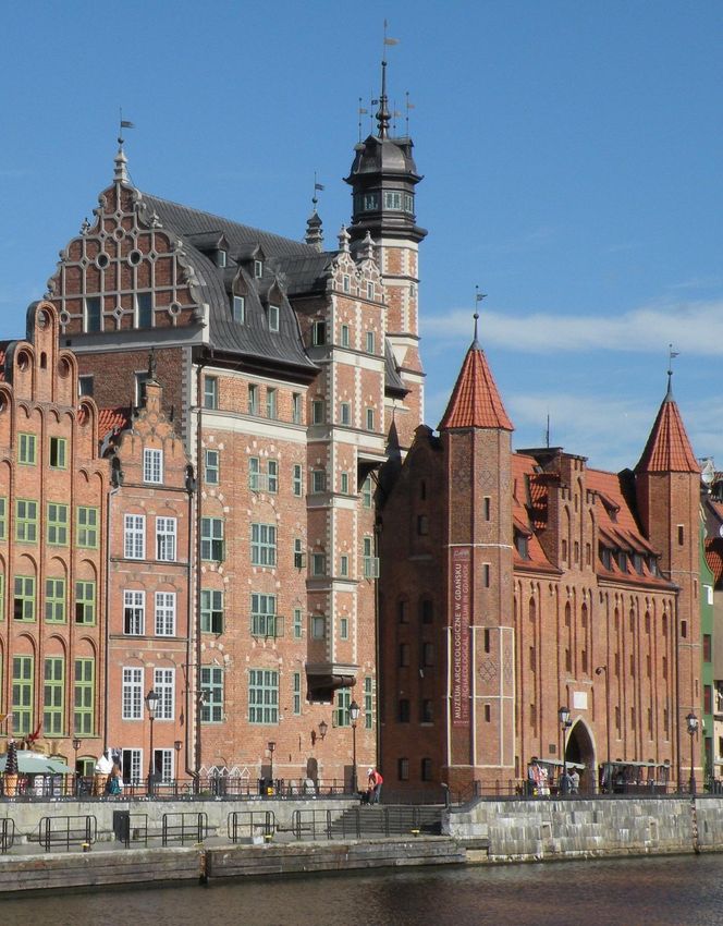 Gdańsk Główne Miasto - Brama Mariacka i Dom Towarzystwa Przyrodników