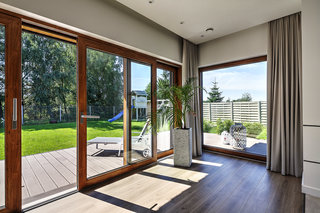 Okna dwukolorowe - idealnie dopasowane do wnętrza i elewacji domu