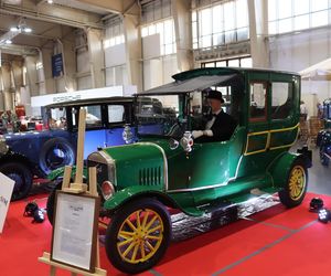 Retro Motor Show rozpoczęte! Wyjątkowe samochody na MTP!