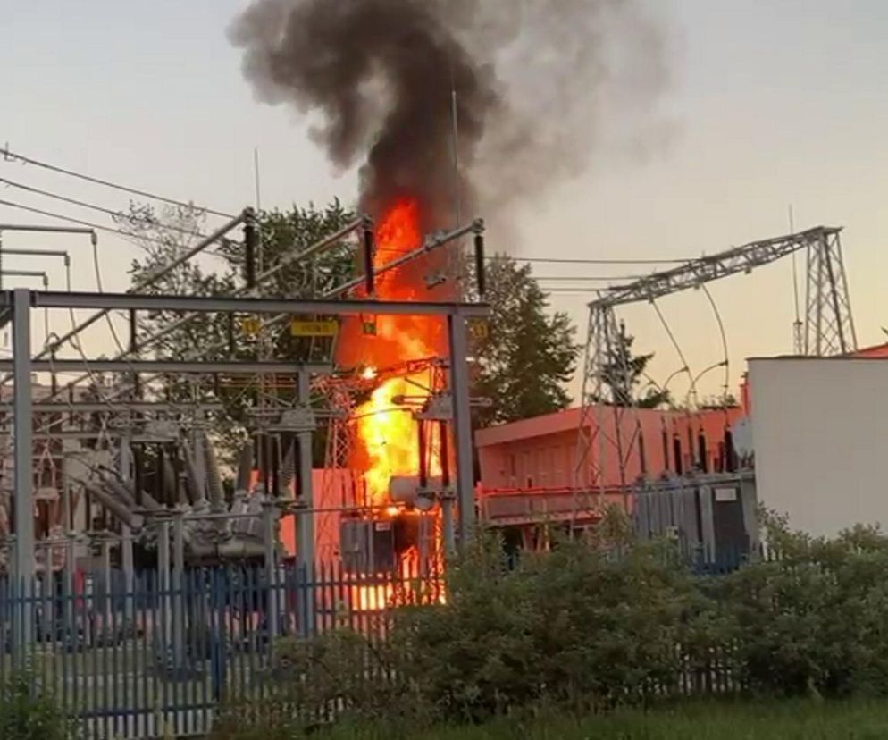 Pożary stacji elektroenergetycznych! Warszawa i Legionowo. Głośny huk