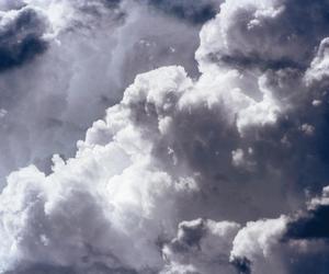 Gorąco, ale miejscami również deszczowo i wietrznie. Jest jeszcze jeden problem