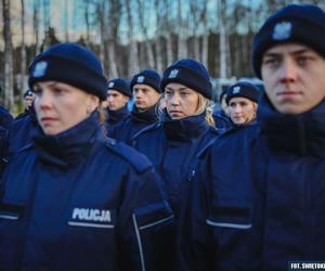 Nowi policjanci w świętokrzyskim garnizonie. W szeregi wstąpiło 58 funkcjonariuszy [ZDJĘCIA]