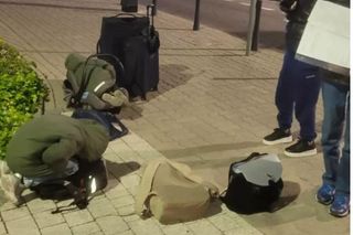 Ciężarna Ukrainka z 3 głodnych i zziębniętych dzieci koczowała na ulicy. Musiała uciekać od partnera