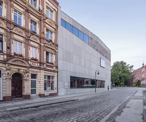 Centrum Kulturalno-Biblioteczne Fama we Wrocławiu. Bryła