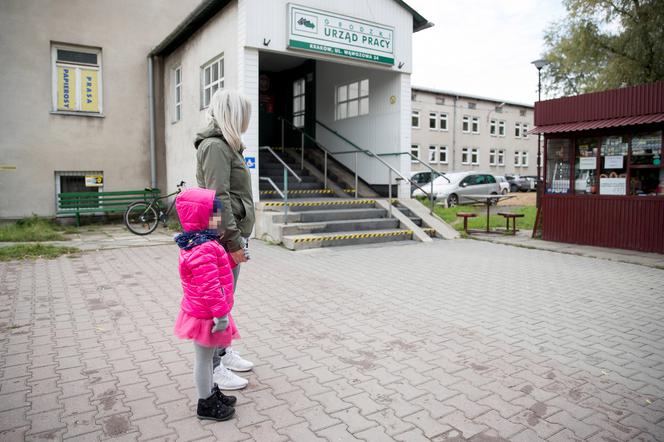 Nie ma miejsca w przedszkolu, oddaj córeczkę do domu dziecka