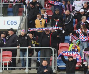 Górnik Zabrze zmierzył się z Zagłębiem Lubin. Kibice rozgrzewali piłkarzy z trybun