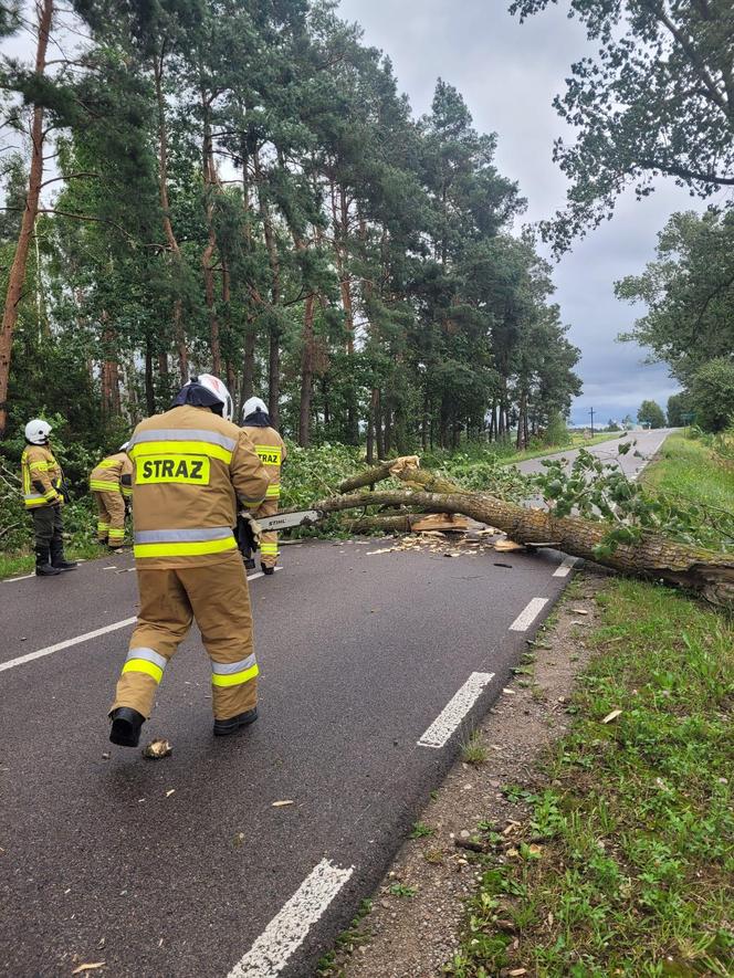 Wichury w Podlaskiem. Setki interwencji strażaków w całym regionie