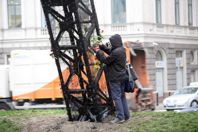 Warszawa, plac Zbawiciela, tęcza