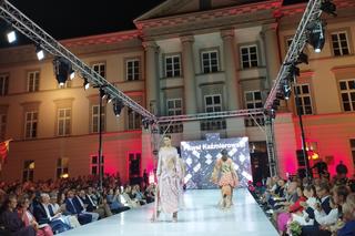 RADOM FASHION SHOW